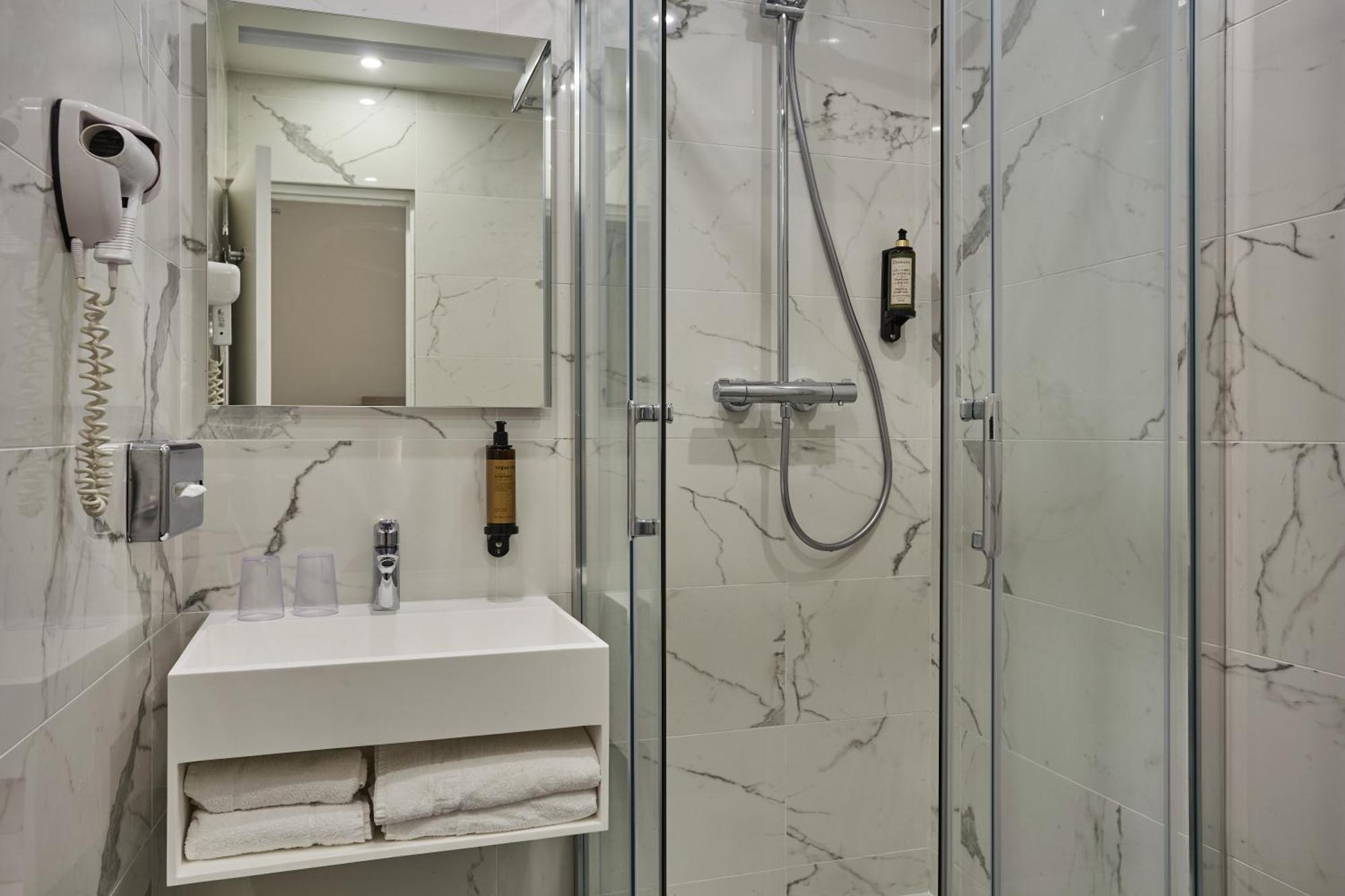 Hotel Lux Picpus Paris Eksteriør bilde